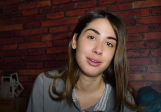 Έλενα Κρεμλίδου: Απάντησε στο youtube για το ροζ βίντεό της