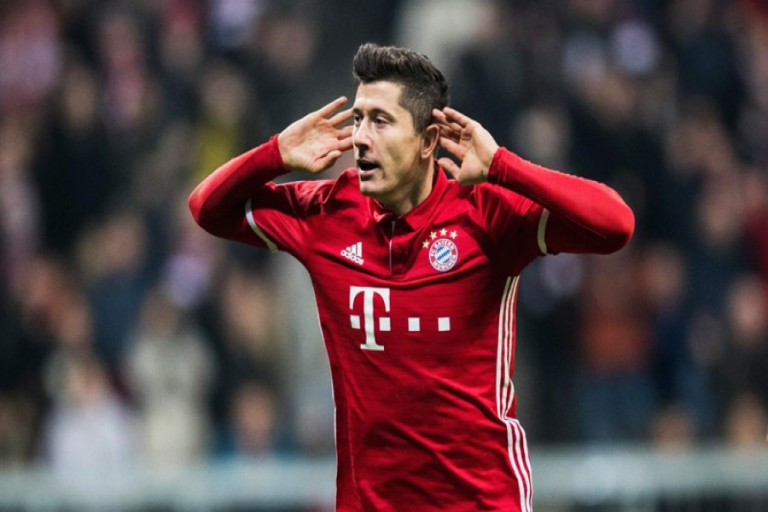 Λεβαντόφσκι: «Μεγάλο φαβορί για το Champions League η Μπάγερν»