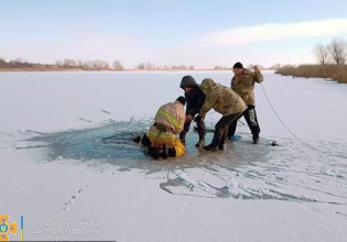 Ουκρανία: Βούτηξε στο παγωμένο ποτάμι και πνίγηκε μπροστά στα μάτια της γυναίκας του