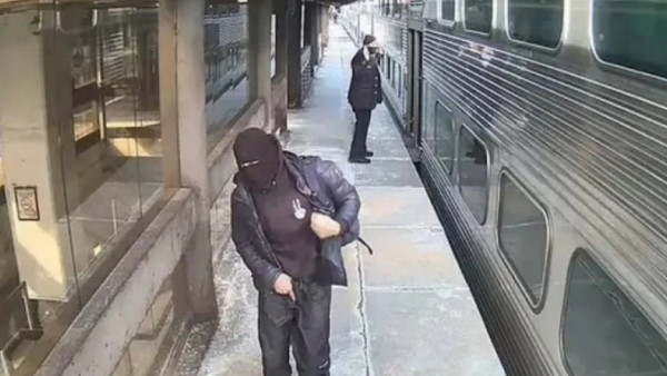 Αναγνώρισε το γιο της σε ληστεία και το είπε στην αστυνομία