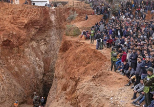 Μαρόκο: Απεγκλωβίστηκε ο 5χρονος από το πηγάδι