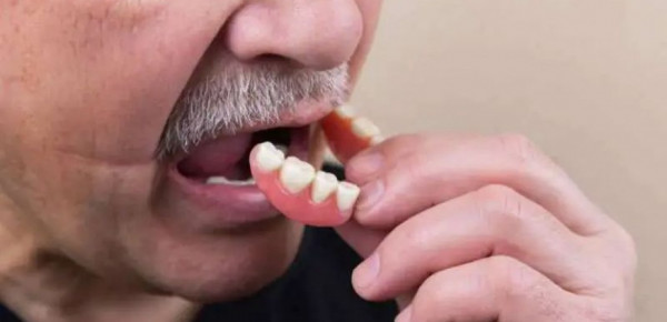 Ισπανία: Έστειλαν σε Βρετανό την μασέλα που είχε χάσει πριν από 11 χρόνια