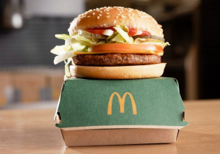 McDonald’s: Δισεκατομμυριούχος ακτιβιστής πιέζει την εταιρεία για τις «αισχρές» συνθήκες στα χοιροστάσια