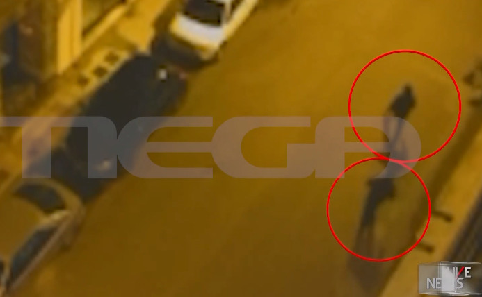 Βίντεο - ντοκουμέντο του MEGA: Η στιγμή της επίθεσης με γκαζάκια στο σπίτι του Βασίλη Ντούμα