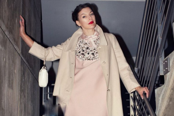 Μίλα Γιόβιτς: «Γροθιά στο στομάχι» το μήνυμά της για τον πόλεμο στην Ουκρανία