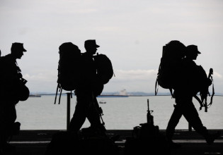 Ουκρανία: Συνεχίζεται η μεταφορά αμερικανικών στρατευμάτων στην Πολωνία