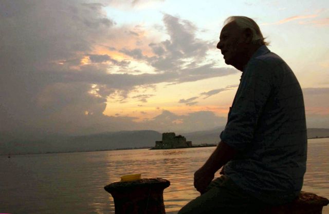 Καμπανάκι από ειδικούς: Το ένα τρίτο του πληθυσμού στις ανεπτυγμένες χώρες βιώνει περιστασιακά μοναξιά