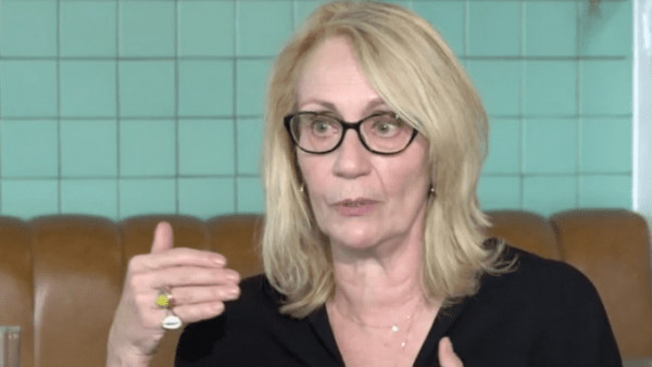 Θέμις Μπαζάκα: «Ζούσα βουτηγμένη στις τύψεις…»