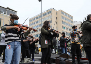 Eurostat: 1 στους 6 νέους στην Ελλάδα με σοβαρές υλικές και κοινωνικές στερήσεις