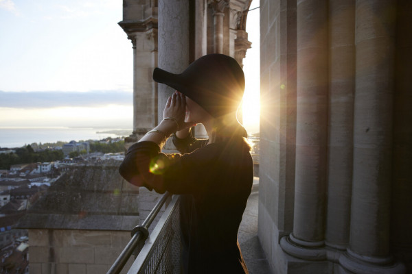 NYT: Μια γυναίκα στη νυχτερινή σκοπιά της Λωζάνης για πρώτη φορά έπειτα από 600 χρόνια