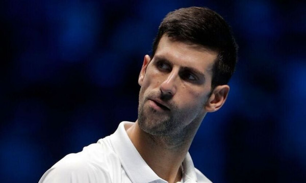 Ryanair: Τρολάρει τον Τζόκοβιτς για τα εμβόλια – «Ούτε εμείς είμαστε αεροπορική εταιρεία»