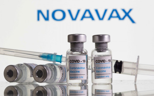 Novavax: Σε τι διαφέρει το νέο εμβόλιο που έρχεται στην Ελλάδα