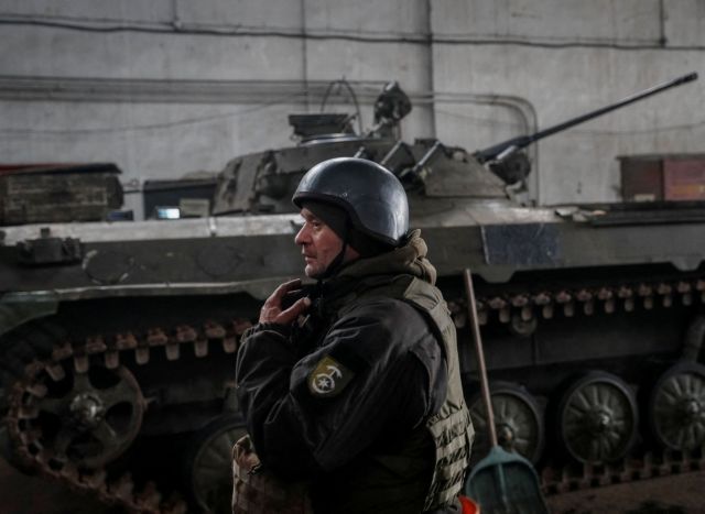 Ουκρανία: Στρατιωτικός νόμος σε Ντονέτσκ και Λουγκάνσκ - Ξεκίνησε η επιστράτευση