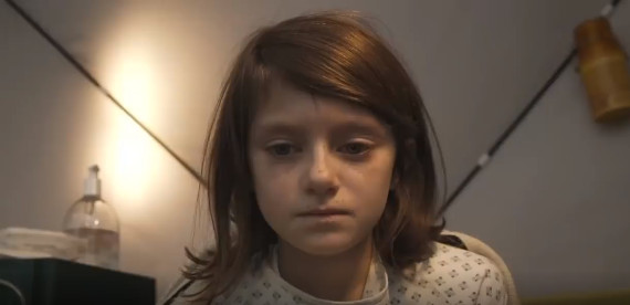 Ουκρανία: Βίντεο γροθιά στο στομάχι για το πώς χάνεται για πάντα η παιδική αθωότητα