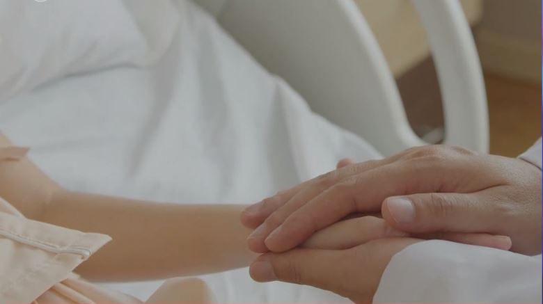 Πάτρα: Συγκλονίζει ο παππούς της οικογένειας που έχασε τρία παιδιά – «Δεν είναι η κληρονομικότητα η αιτία»