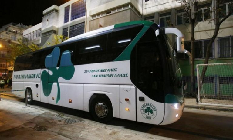 Παναθηναϊκός: Επεισοδιακή υποδοχή της ομάδας ποδοσφαίρου από δεκάδες οπαδούς