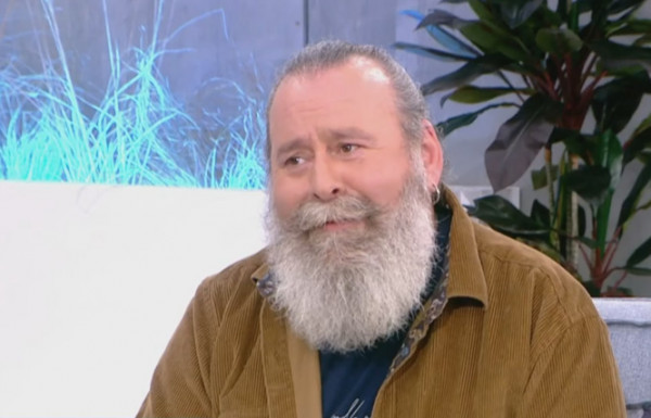 Κωστής Σαββιδάκης: Αγνώριστος ο παπά Γρηγόρης από τις Άγριες Μέλισσες – Έχασε 12 κιλά σε 1,5 μήνα