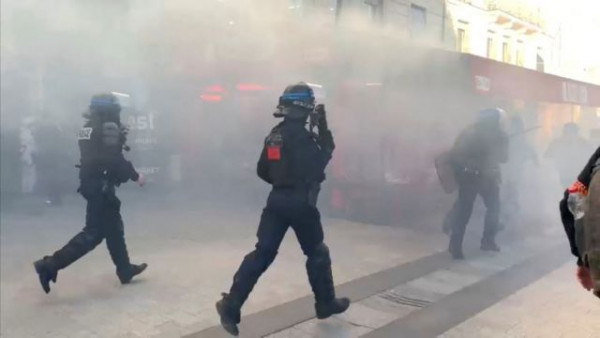 Παρίσι: Δεκάδες προσαγωγές για το «κομβόι ελευθερίας»