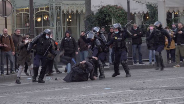 Παρίσι: Δεκάδες προσαγωγές για το «κομβόι ελευθερίας»