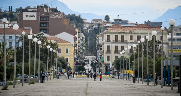 Κοροναϊός: Σχεδόν τετραπλασιάστηκε το ιικό φορτίο στην Πάτρα – Η εικόνα σε Αττική και Θεσσαλονίκη