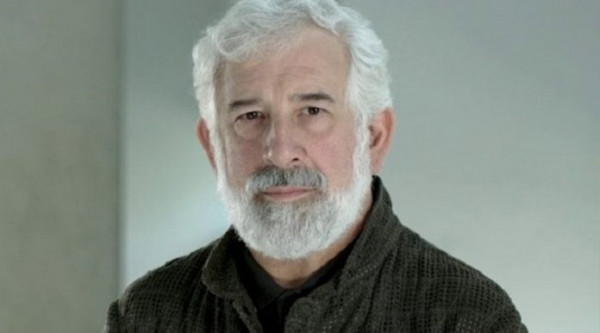 Αντίνοος Αλμπάνης: «Υπήρξαν άνθρωποι που χρησιμοποιούσαν την εξουσία τους για να σε μειώσουν»