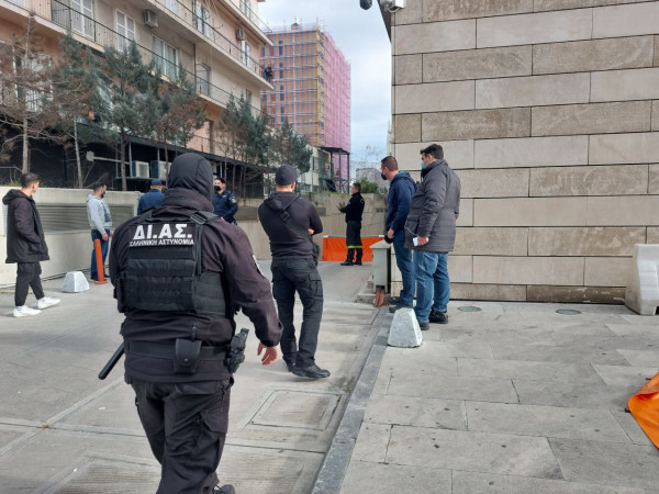 Τέλος συναγερμού στη Συγγρού – Κατέβηκε από το κτίριο το άτομο που απειλούσε να αυτοκτονήσει