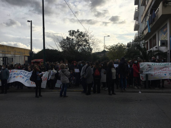 Άνω Πατήσια: Συμβολική διαμαρτυρία για το τροχαίο στη Γκράβα με θύμα ένα 4χρονο παιδί