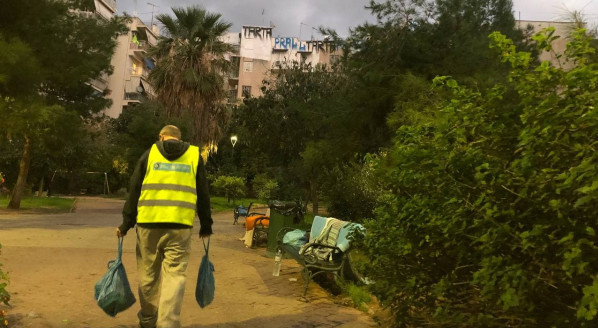 Κοζάνη: Εισπράττουν δημοτικά τέλη από άπορους