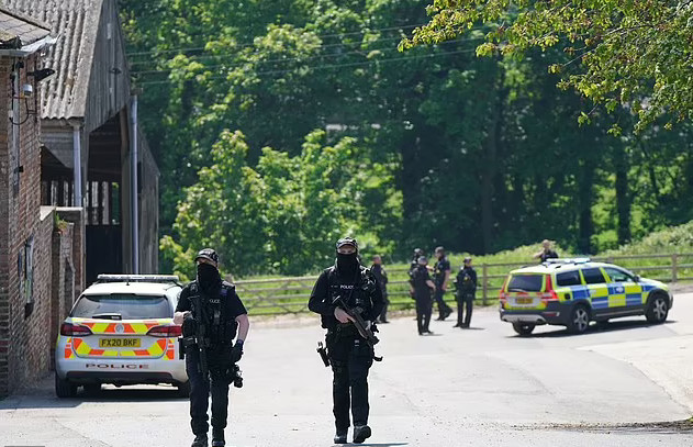 Βρετανία: Καρέ Καρέ η σύλληψη άνδρα που είχε δολοφονήσει την πρώην σύντροφο του και τον αυτιστικό γιο της