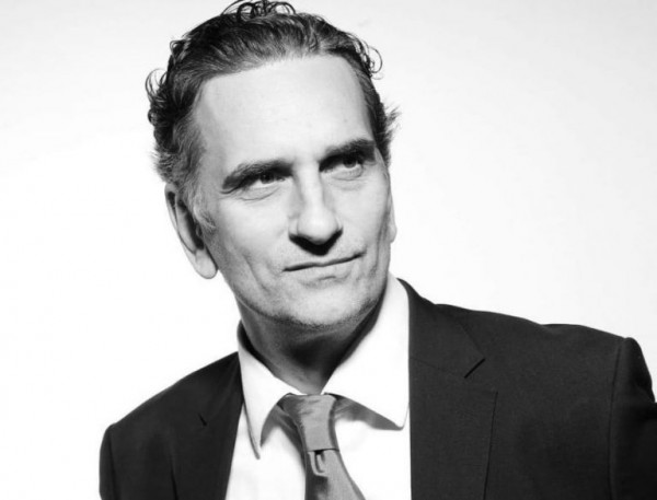 Νίκος Ψαρράς: «Η μετριότητα στην τέχνη είναι ό,τι πιο επώδυνο μπορεί να υπάρξει»