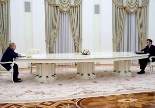 Ουκρανία: Εμανουέλ Μακρόν και Βλαντίμιρ Πούτιν συνομίλησαν στο τηλέφωνο για 1 ώρα και 40 λεπτά