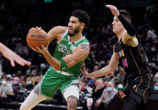 Οι Σέλτικς διέλυσαν τους Χιτ – 40άρα του Κάρι κόντρα στους Ρόκετς