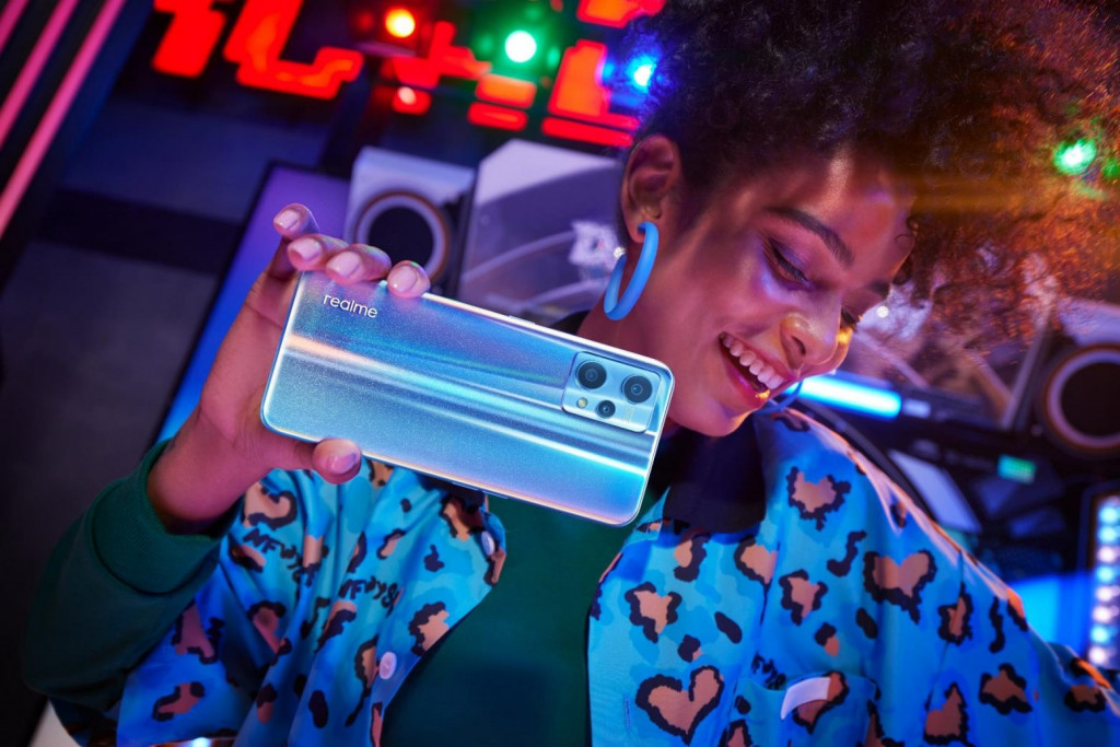 Το πιο οικονομικό 5G κινητό με flagship κάμερα έφτασε στην Ελλάδα