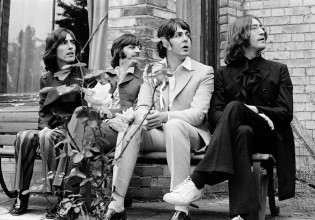 Σπάνιες εικόνες των Beatles σε ένα βιβλίο: Ο Ρίνγκο Σταρ έκανε πάλι το θαύμα του