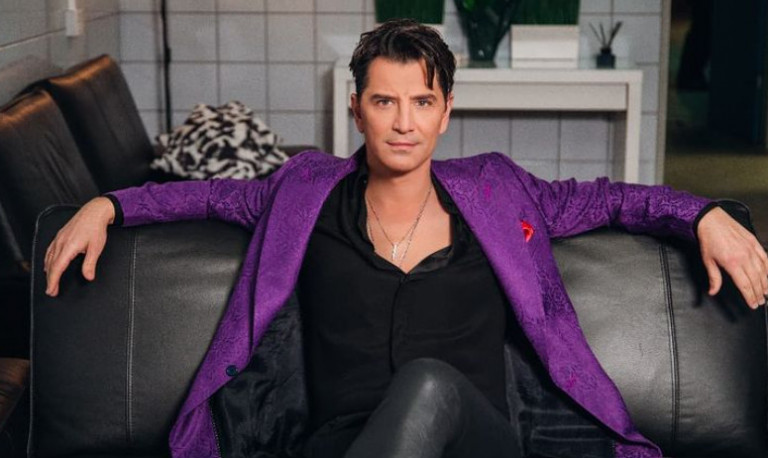 Σάκης Ρουβάς: Θύελλα αντιδράσεων μετά τις δηλώσεις του για τον Δημήτρη Λιγνάδη