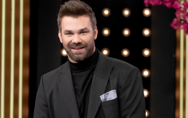 Γιώργος Σαμπάνης: Αποκάλυψε ποιο τραγούδι ήταν για τον Μαζωνάκη αλλά κατέληξε στον Ρέμο