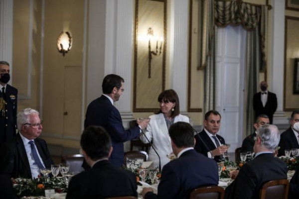 Σακελλαροπούλου: Η Ρωσία παραβιάζει κατάφωρα το διεθνές δίκαιο – Συνάντηση με τον Ισραηλινό πρόεδρο