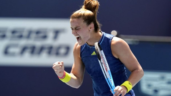 LIVE: Μαρία Σάκκαρη – Ανέτ Κονταβέιτ