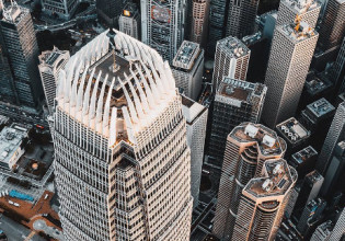 Ποια είναι η πιο ακριβή πόλη στον κόσμο για να μείνει κανείς;