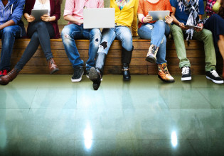 Τι τρέχει με τους εφήβους και χρειαζόμαστε μια νέα… κατηγορία;