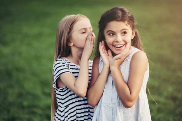 Πώς θα μεγαλώσουμε εχέμυθα παιδιά;