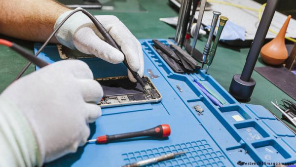 ΕΕ: Εξετάζει την εισαγωγή Δείκτη Δυνατότητας Επισκευής για κινητά και μικροσυσκευές