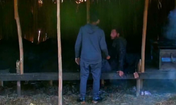 Survivor: Κατσαούνης και Μαρτίκας σκοτώθηκαν για ένα κομμάτι καρύδας