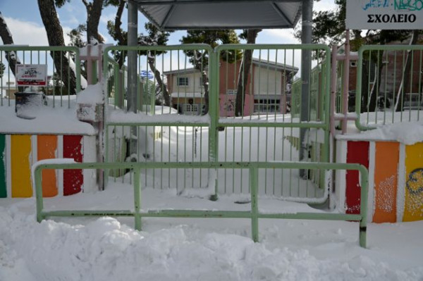 Κλειστά σχολεία στη Δυτ. Μακεδονία λόγω των σφοδρών χιονοπτώσεων