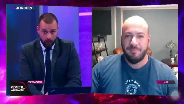 Σεισμός: «Τέρας ψυχραιμίας» ο παρουσιαστής την ώρα που το στούντιο κουνιόταν στους 6,2 βαθμούς