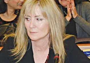 Novartis: Κλήθηκε σε απολογία ως κατηγορούμενη η Ελένη Τουλουπάκη για τους χειρισμούς της στην υπόθεση