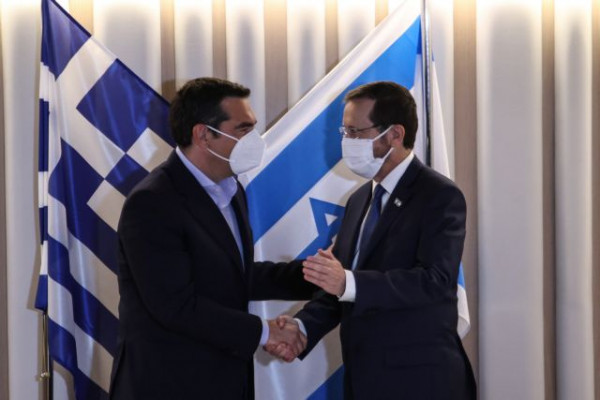 Πόλεμος στην Ουκρανία: Μαζί με το Κίεβο πλήττεται το διεθνές δίκαιο – Συνάντηση Τσίπρα με Χέρτζοκ