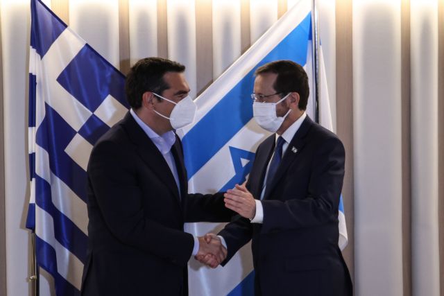 Πόλεμος στην Ουκρανία: Μαζί με το Κίεβο πλήττεται το διεθνές δίκαιο – Συνάντηση Τσίπρα με Χέρτζοκ