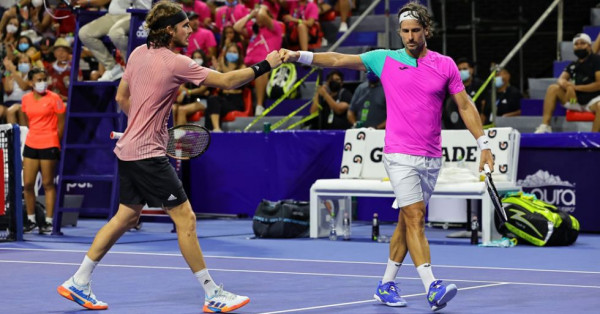 Ακαπούλκο: Φουλάρει για… νταμπλ ο Τσιτσιπάς