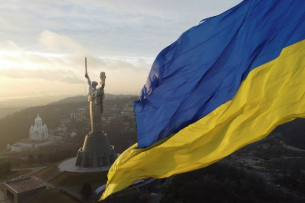 Ουκρανία: Το ΔΝΤ και η διεθνής οικονομική βοήθεια υπό τη σκιά της ρωσικής επιθετικότητας